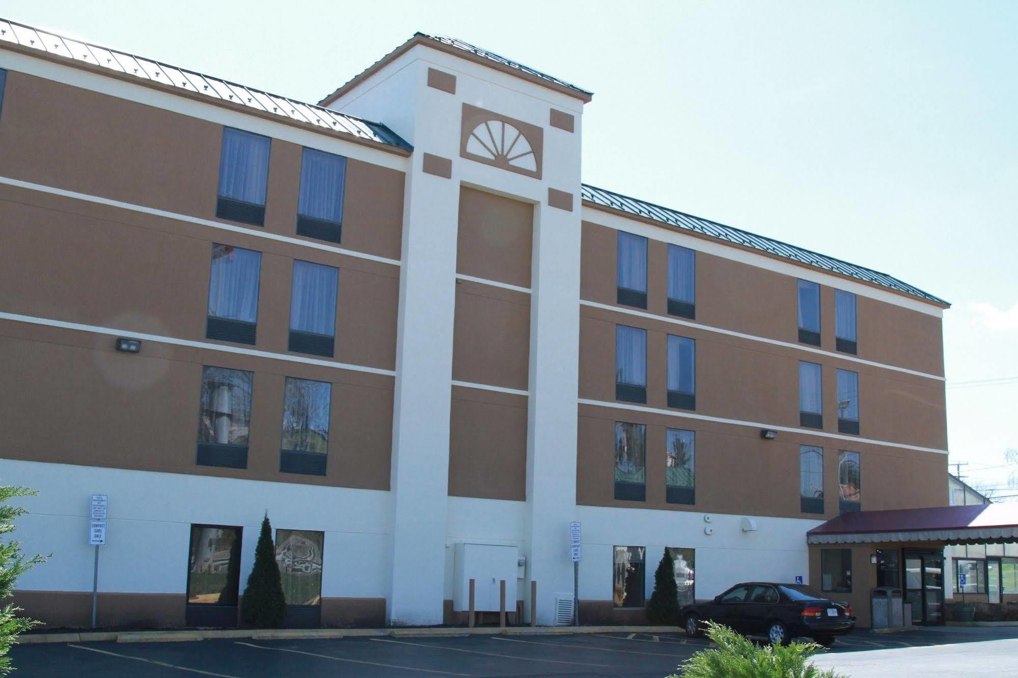 Spark By Hilton East Main Street Hotel 3*